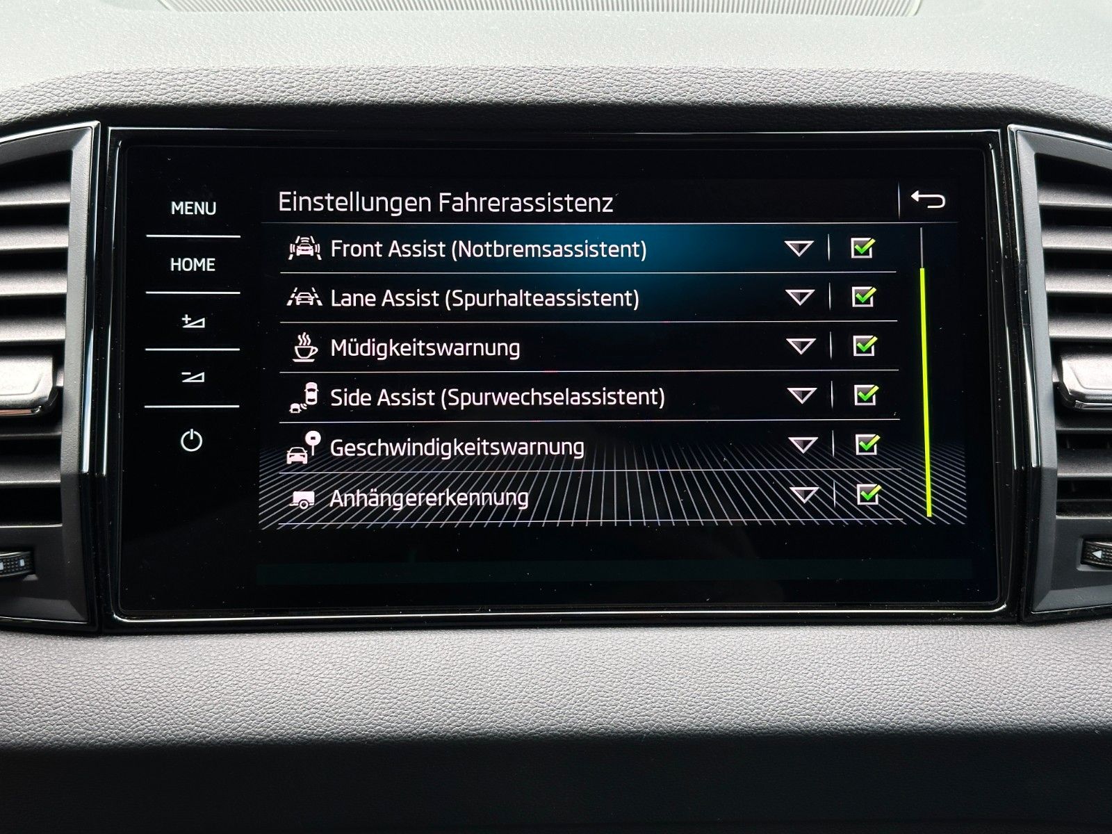 Skoda 150PS DSG Sportline NAVI ACC KAMERA eHK LM19"AHK