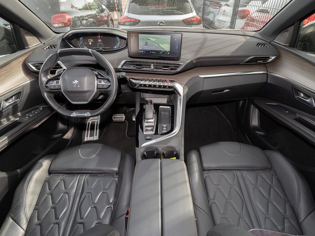 Peugeot 3008 Hybrid 300 GT +OBC7.4kW+AHK+PANO+SHZ+LEDER+