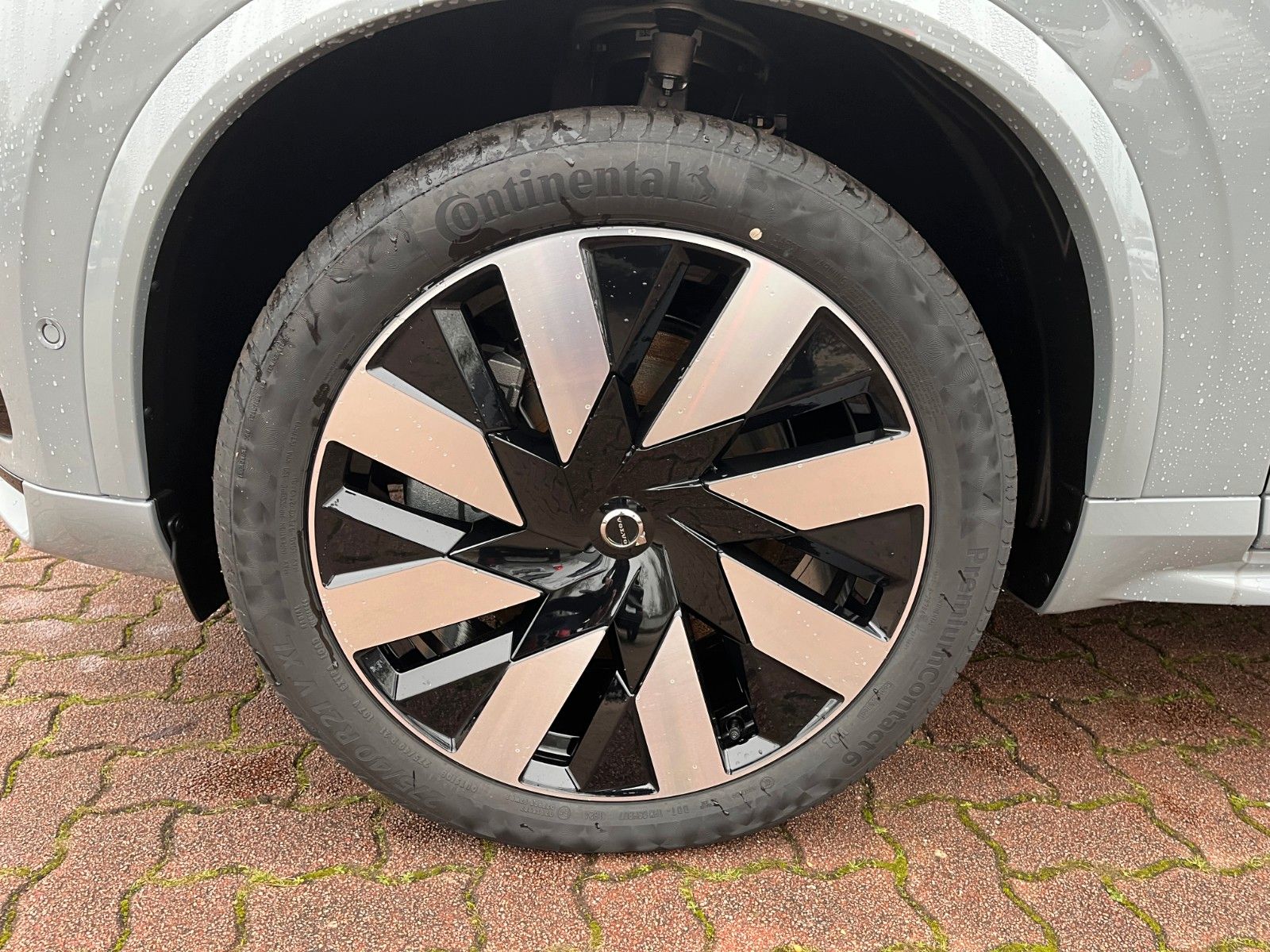 Volvo XC90 T8 Ultra Dark Plug-In AWD - Samsaru's Car Outlet