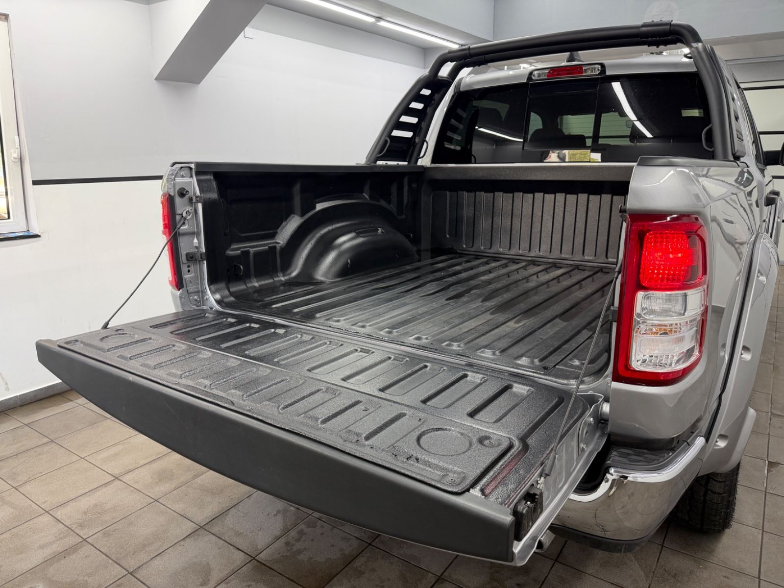 Dodge RAM 1500 5.7 4x4 eTORQUE Bigh. Crew./12"Display/
