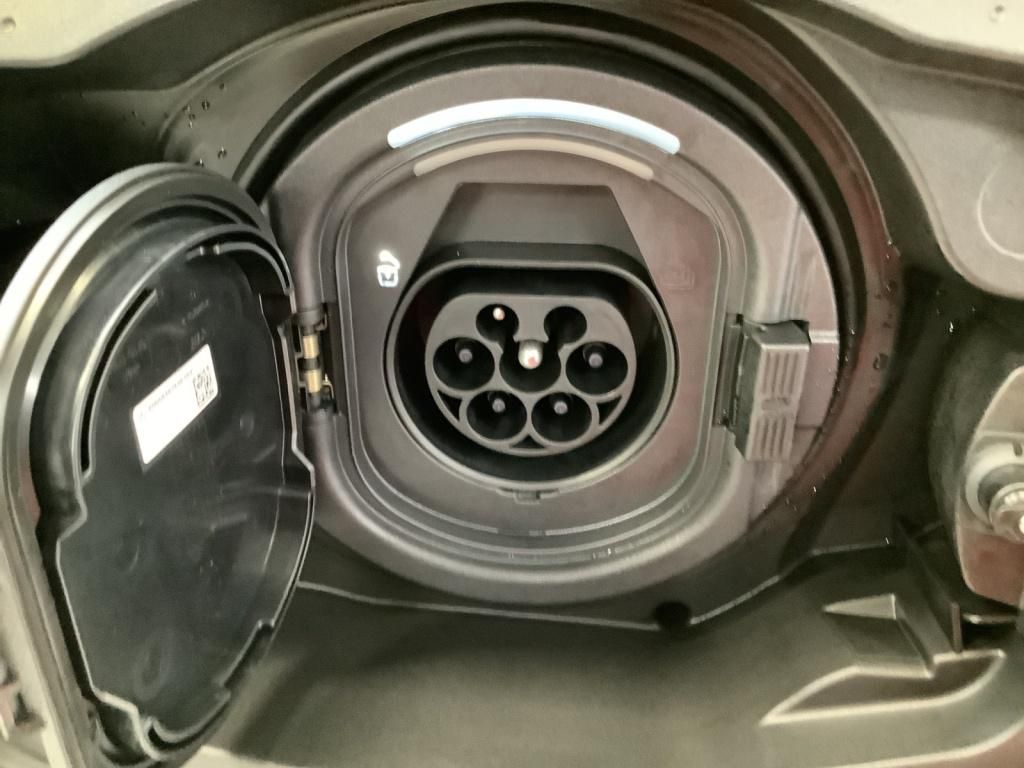 Mercedes-Benz GLC 300 de 4M AMG - Samsaru's Car Outlet