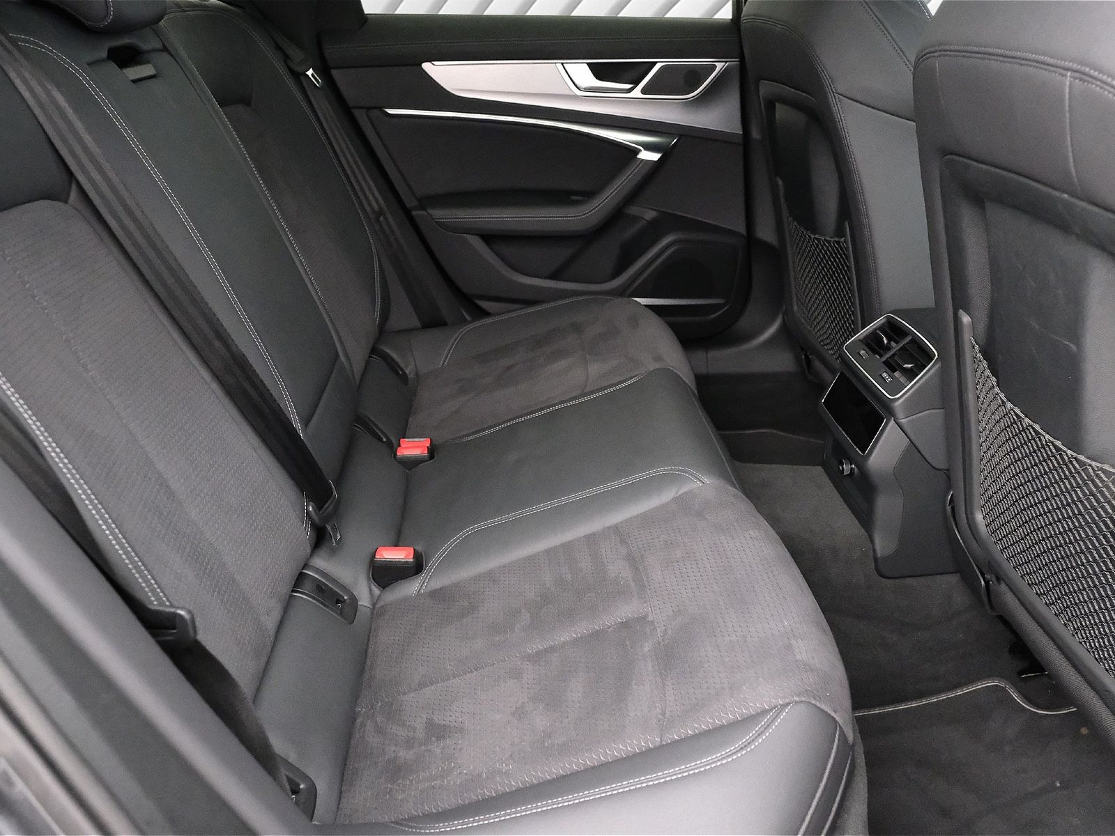 Audi A6 Avant 55 TFSIe Hybrid - Samsaru's Car Outlet