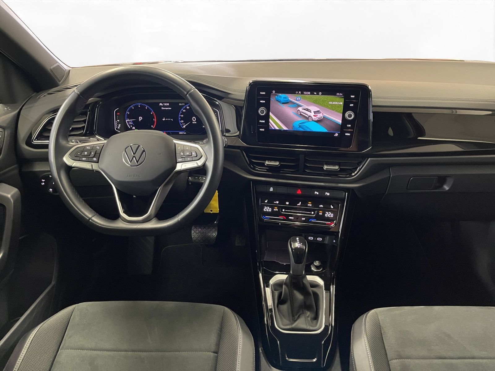 Volkswagen T-Roc 1.5 TSI Style - Samsaru's Car Outlet