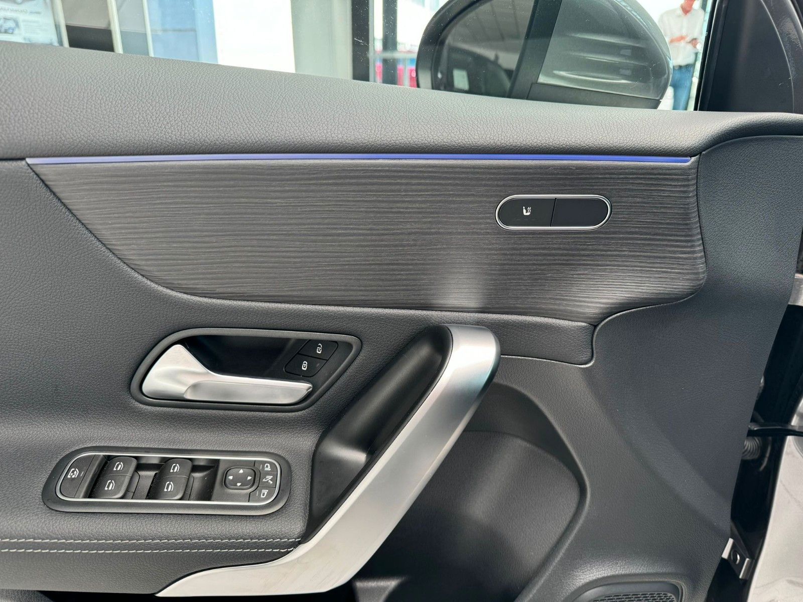 Mercedes-Benz A200 Progressive Advanced Plus - Samsaru's Car Outlet