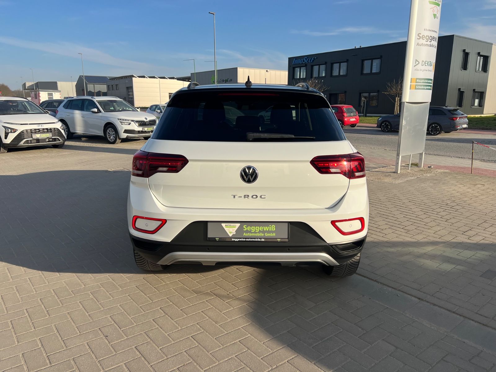 Volkswagen T-Roc 1.0 TSI Move - Samsaru's Car Outlet