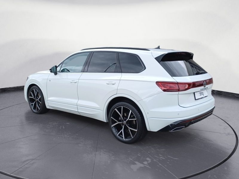 Volkswagen Touareg 3.0 V6 TDI 4Motion R-Line - Samsaru's Car Outlet