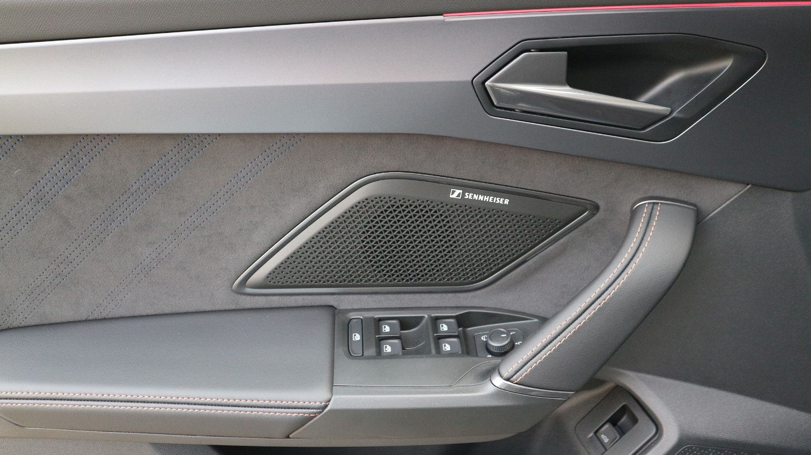 Cupra Leon Sportstourer 1.5 eTSI 110 kW - Samsaru's Car Outlet