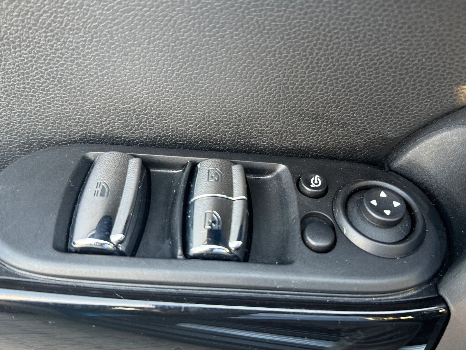 MINI COOPER Cabrio - Samsaru's Car Outlet