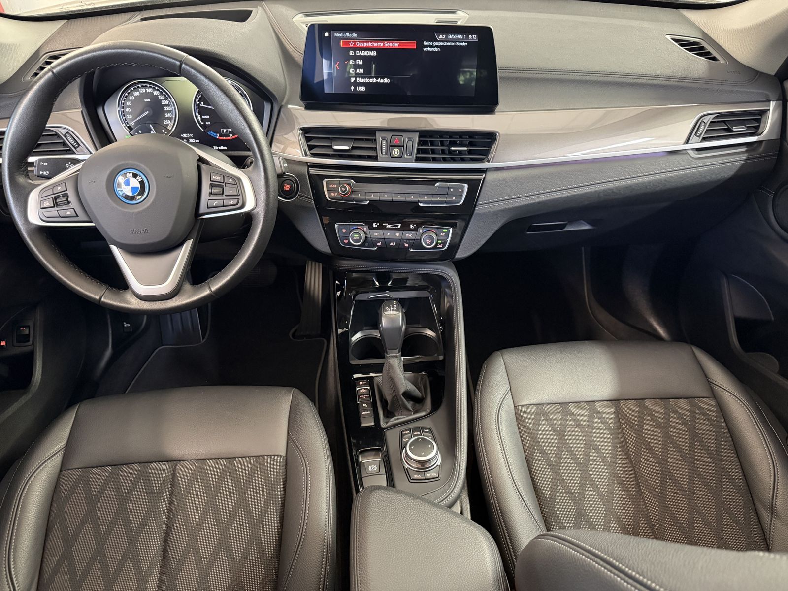 BMW X1 xDrive25e - Samsaru's Car Outlet