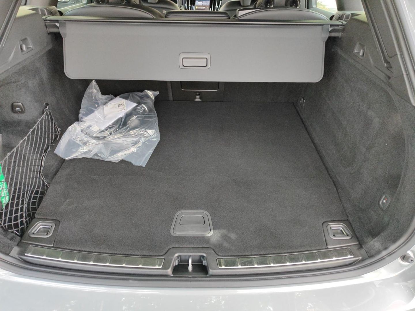 Volvo XC60 Recharge T6 AWD Plug-In-Hybrid Plus Dark Ha