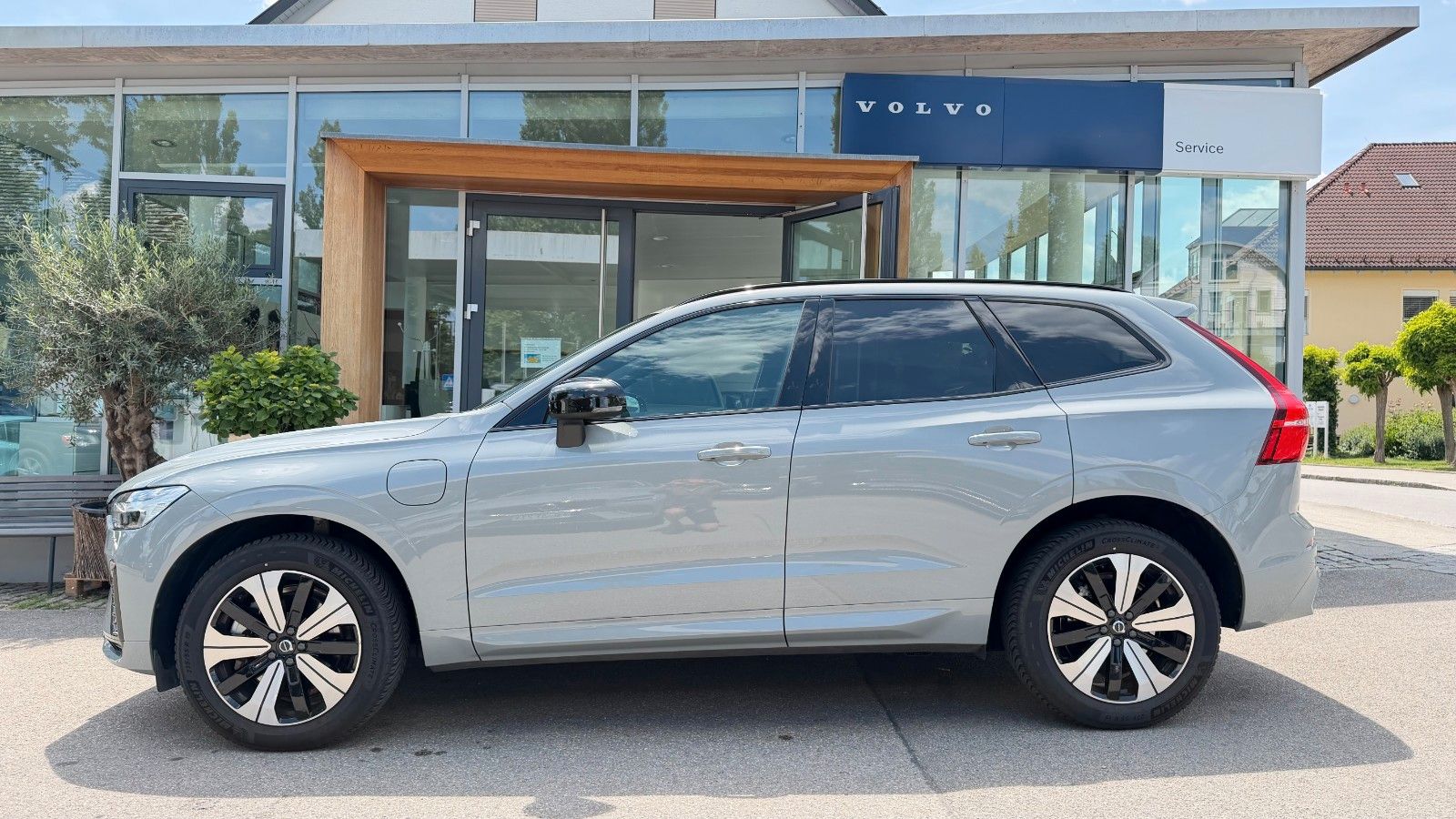 Volvo XC60 T6 Plus Dark Recharge Plug-In AWD/4 Pakete