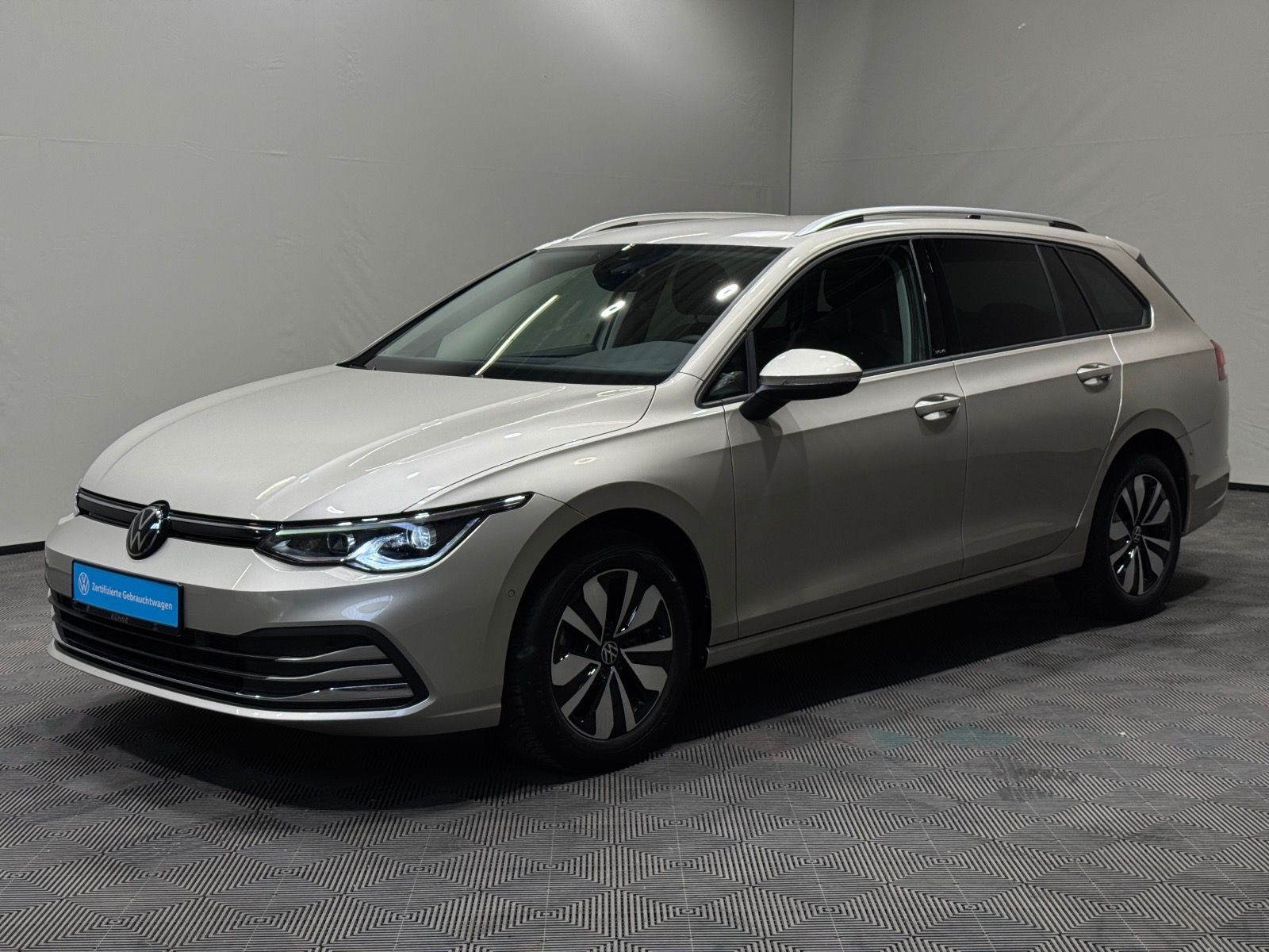 Volkswagen Golf Variant MOVE 1.5 TSI - Samsaru's Car Outlet