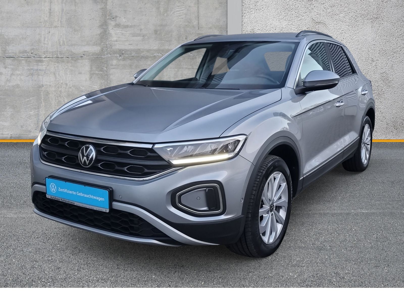 Volkswagen T-Roc 1.5 TSI DSG Life - Samsaru's Car Outlet