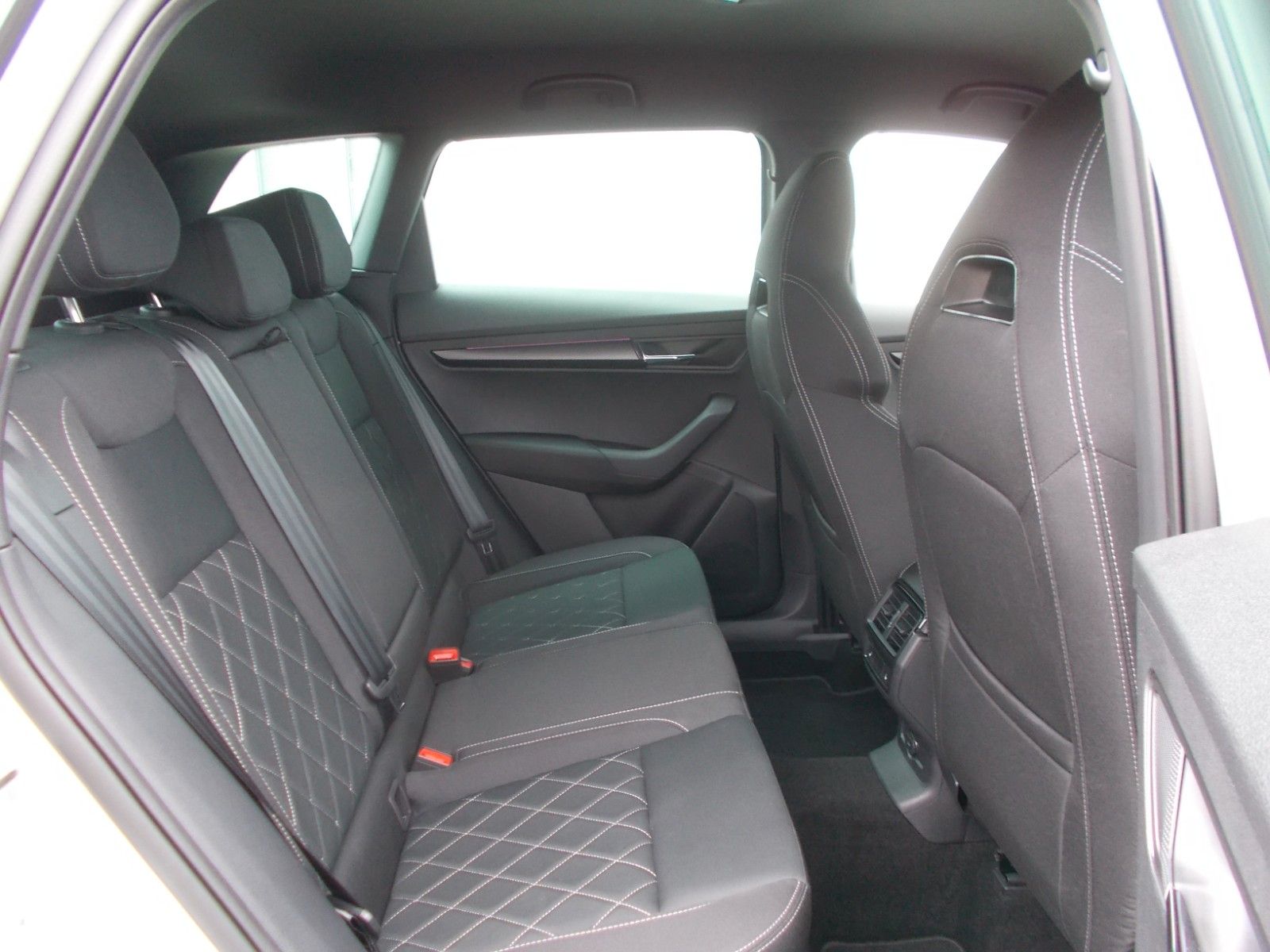 Skoda Karoq  1.5 TSI Sportline*DSG*Navi*LED *360° *AHK
