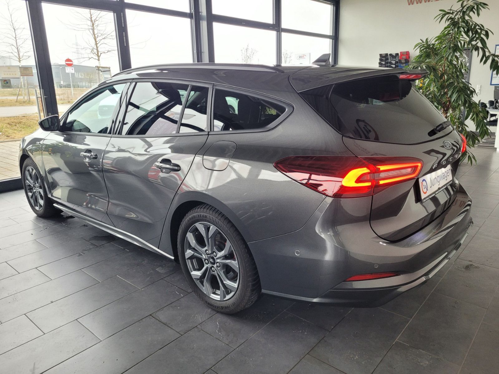 Ford Focus EcoBoost mHEV Autom. ST-Line X m. ACC/LED