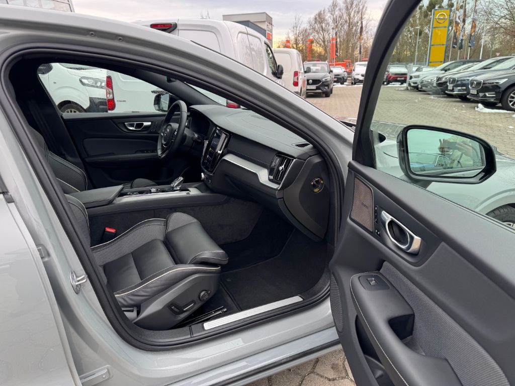 Volvo S60 B5 B AWD Ultimate Dark+360+Pano+Standheiz+