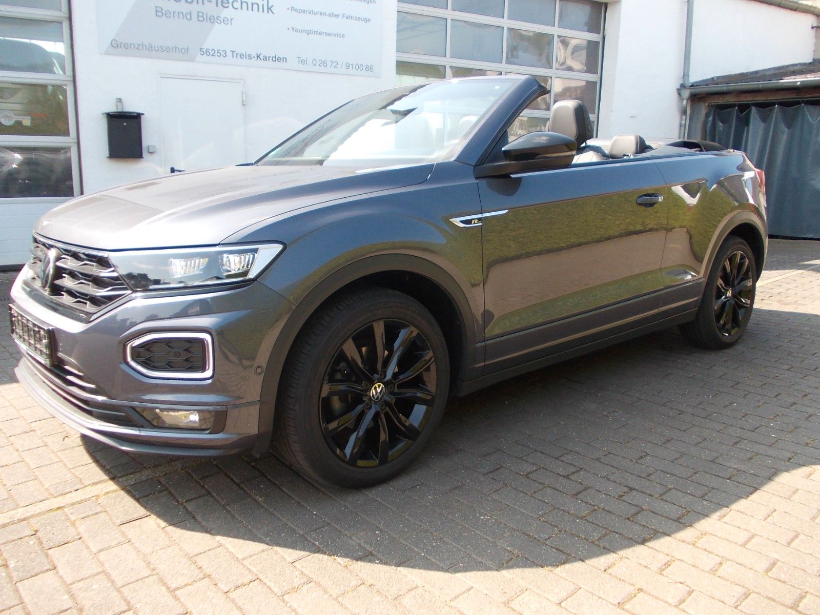Volkswagen T-Roc R-Line - Samsaru's Car Outlet