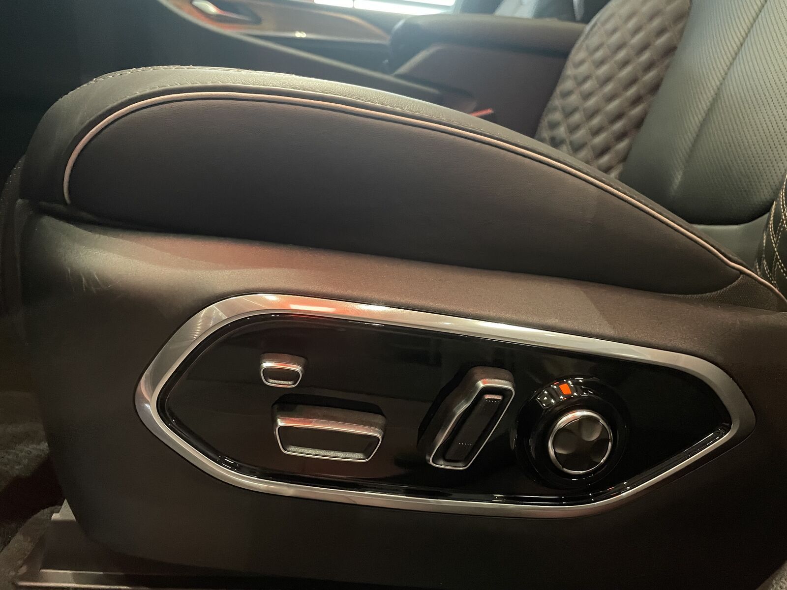 Jeep Grand Cherokee Summit Reserve PHEV 4xe, AHK