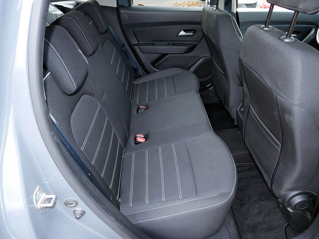 Dacia Duster Journey TCe 150 EDC - Samsaru's Car Outlet