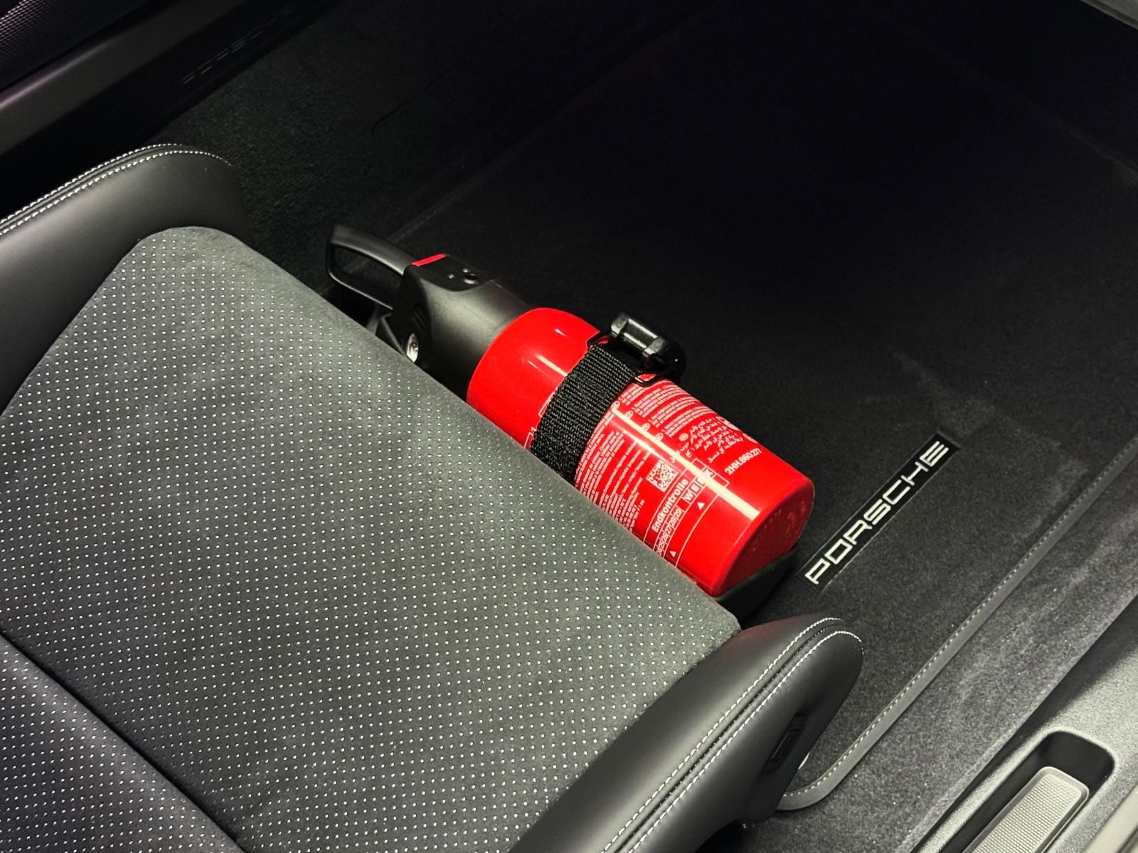 Porsche 992 GT3 RS - Samsaru's Car Outlet