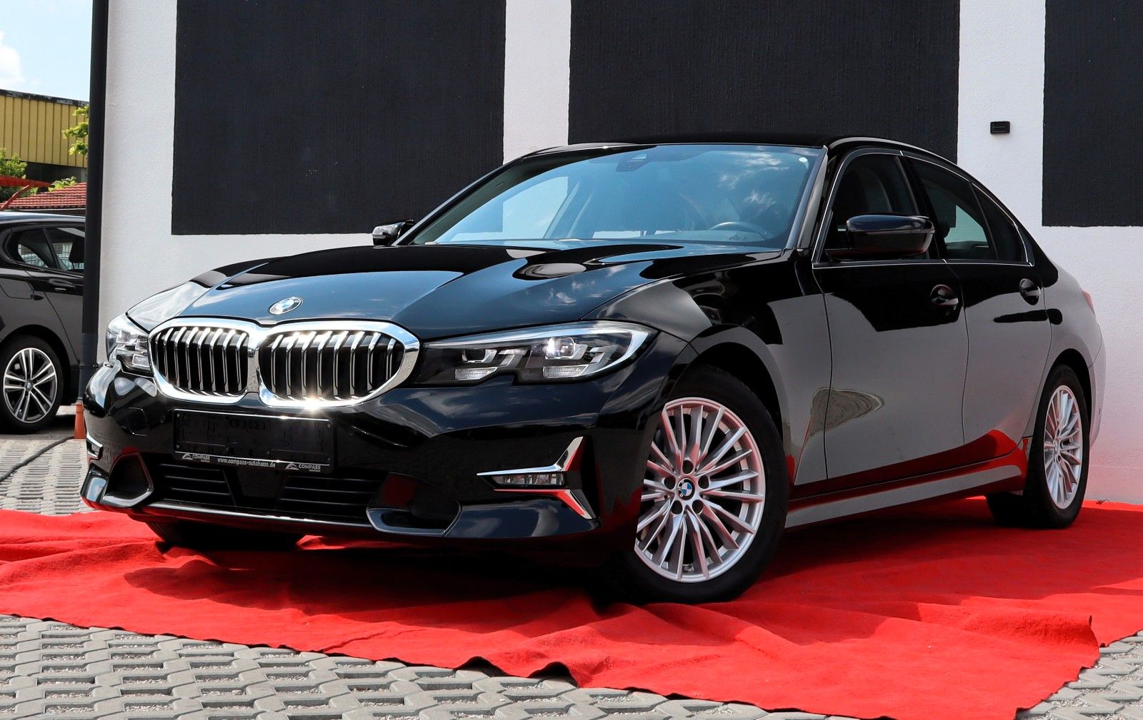 BMW 320 d Luxury Line - Samsaru's Car Outlet