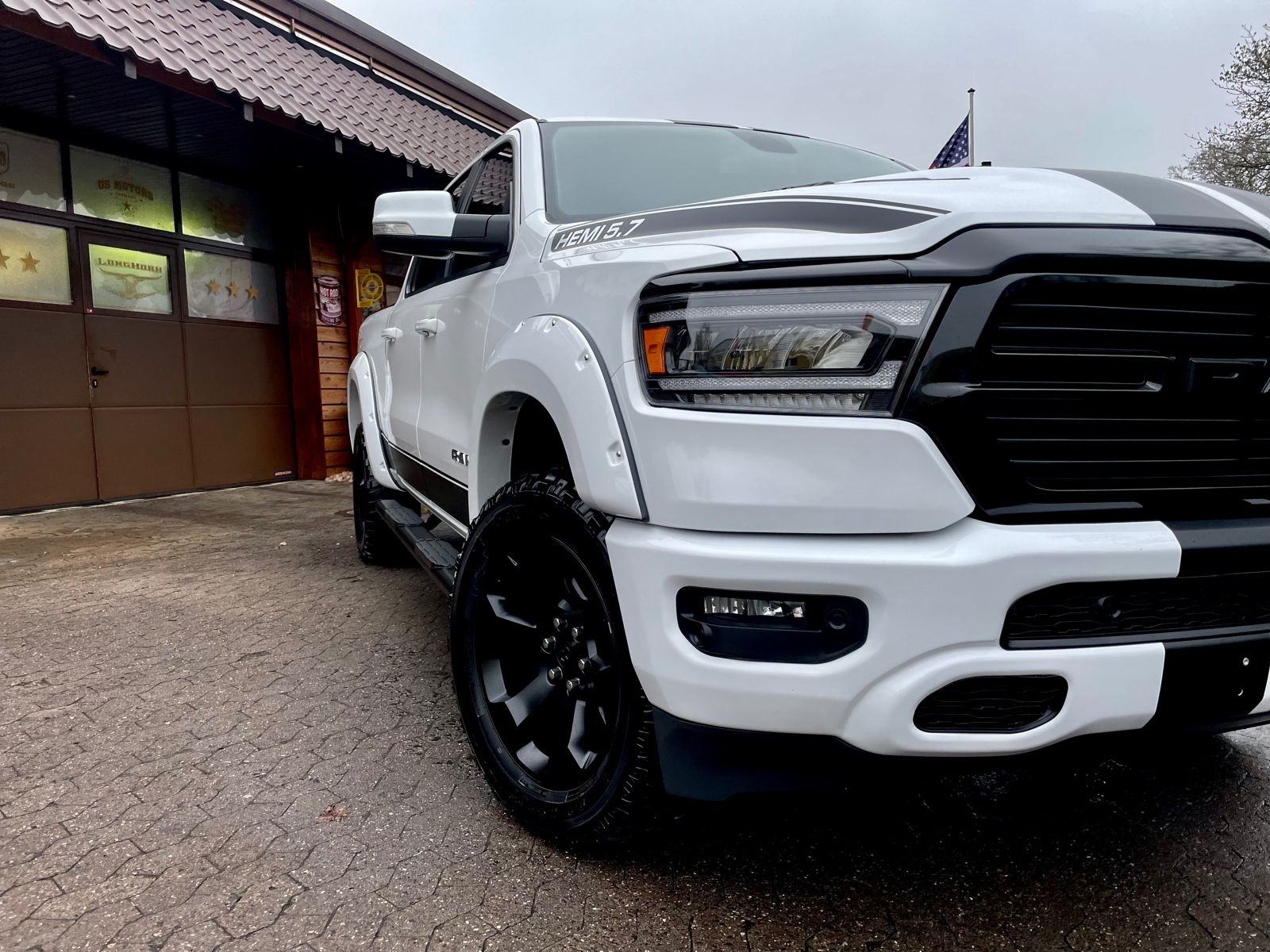 Dodge V8*4X4*OFF-ROAD*LARAMIE/SPORT*LED*AHK*GARANTE*