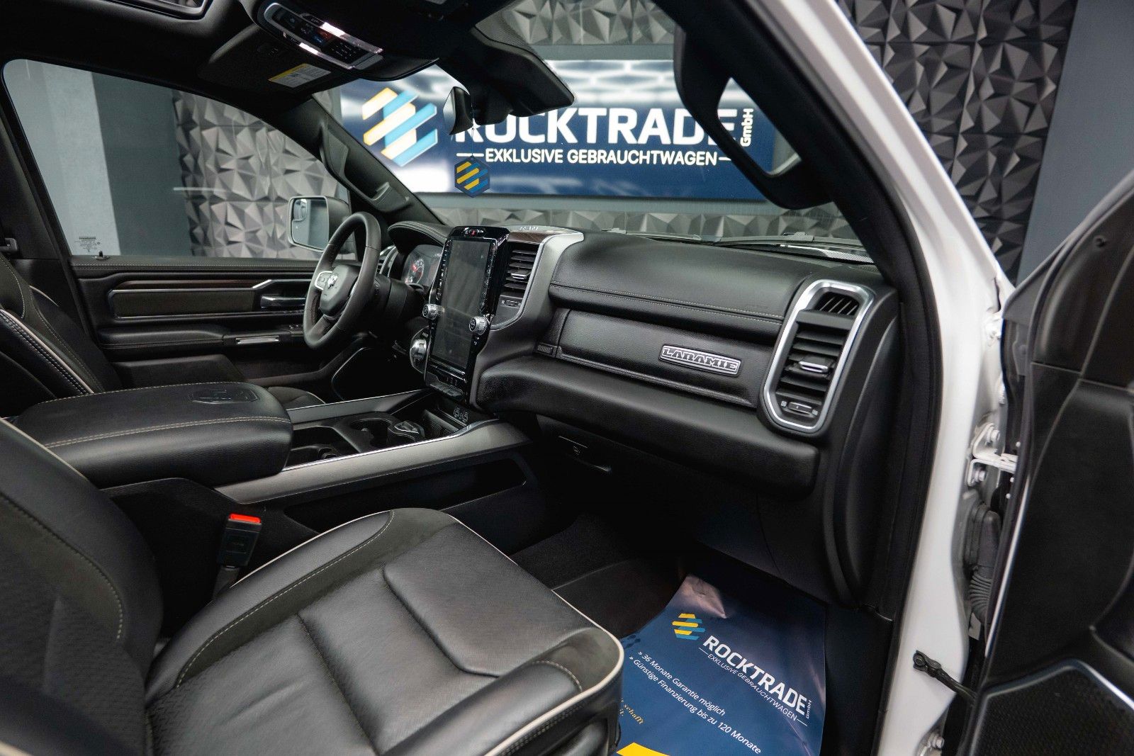 Dodge RAM 3.0 MY 25 TWIN TURBO LARAMIE Night Pano ACC