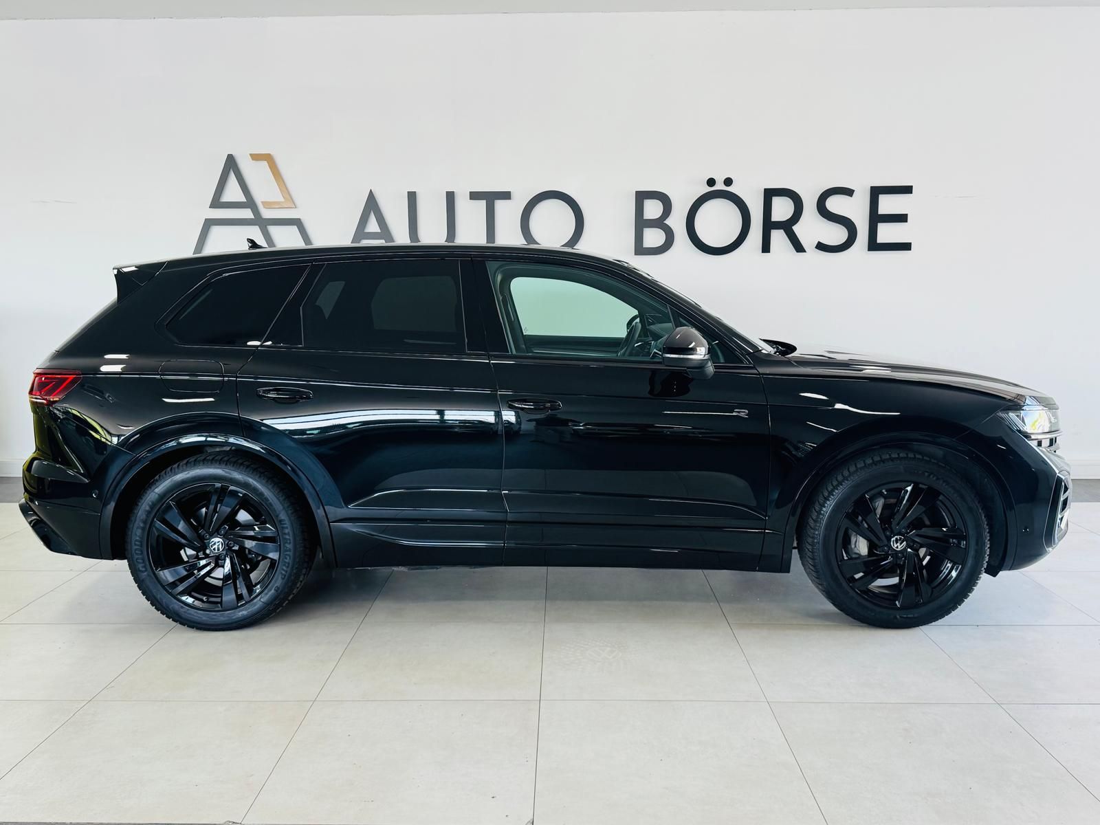 Volkswagen Touareg R-Line 4M TDI BlackStyle*LUFT*STH*AHK*IQ