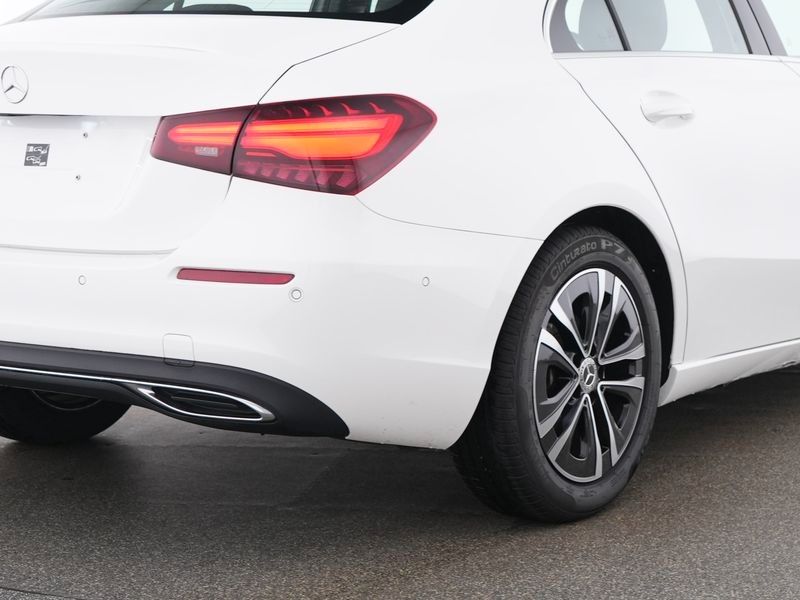 Mercedes-Benz A 180 - Samsaru's Car Outlet