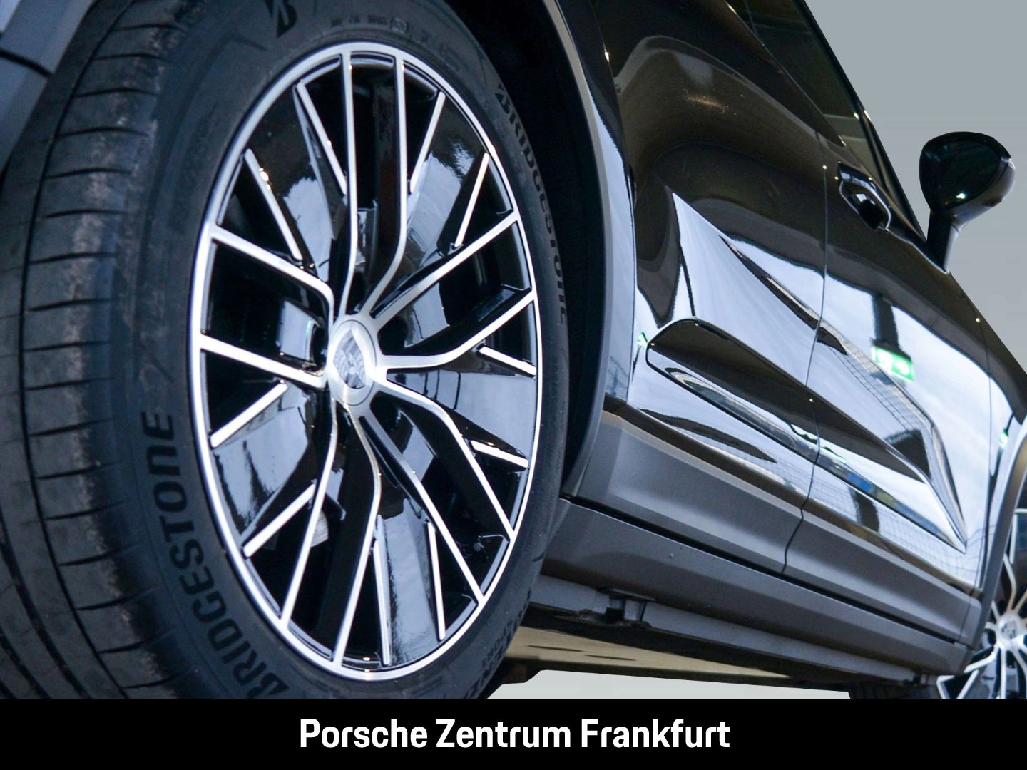 Porsche Macan 4 Surround-View InnoDrive LED-Matrix