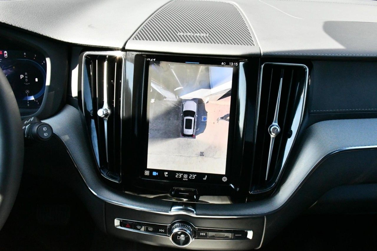 Volvo XC60 Ultra Black AWD ACC*H&K*HuD*360*PANO*MASSAG