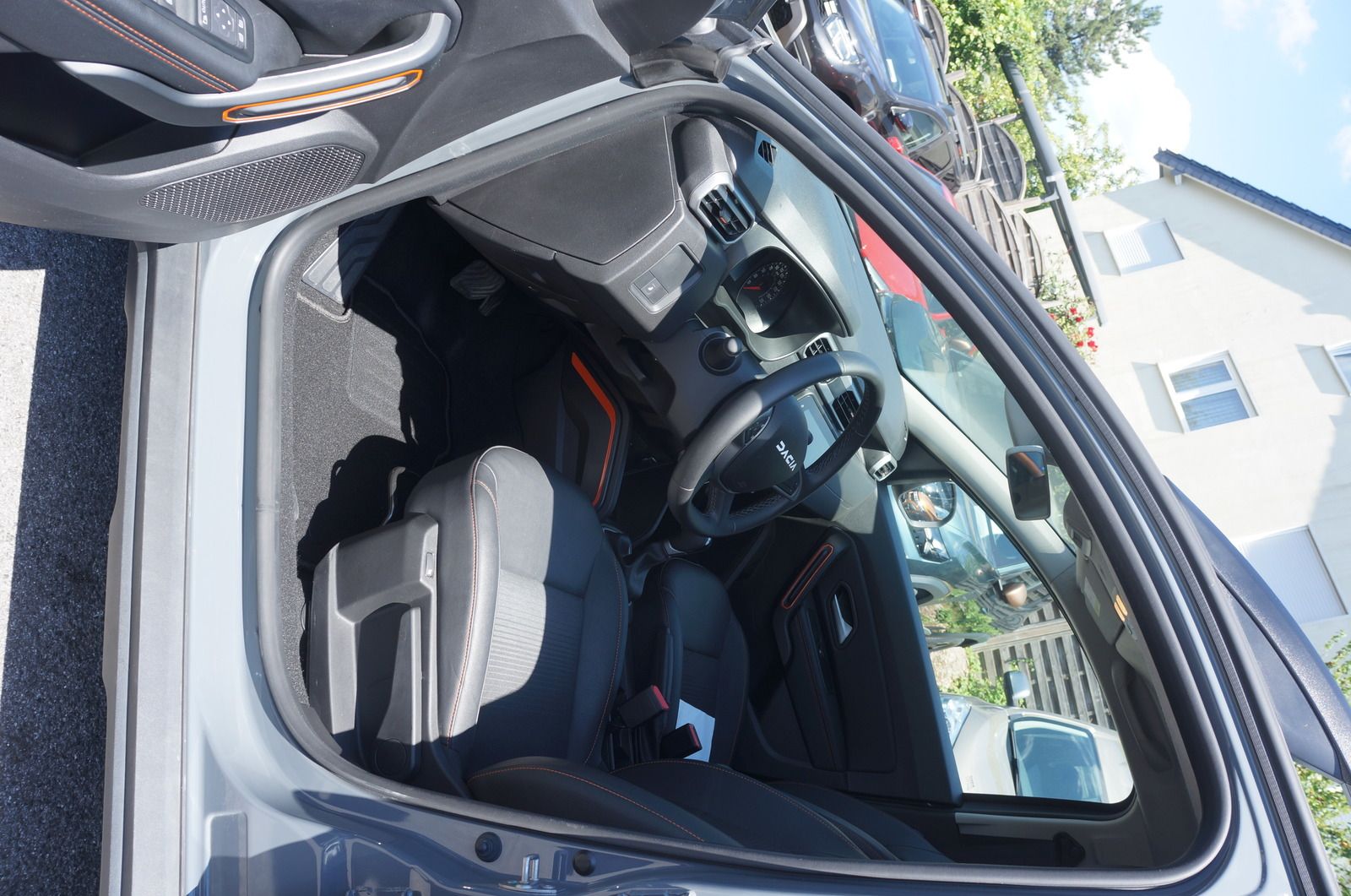Dacia Duster TCe150AUTOM - Samsaru's Car Outlet