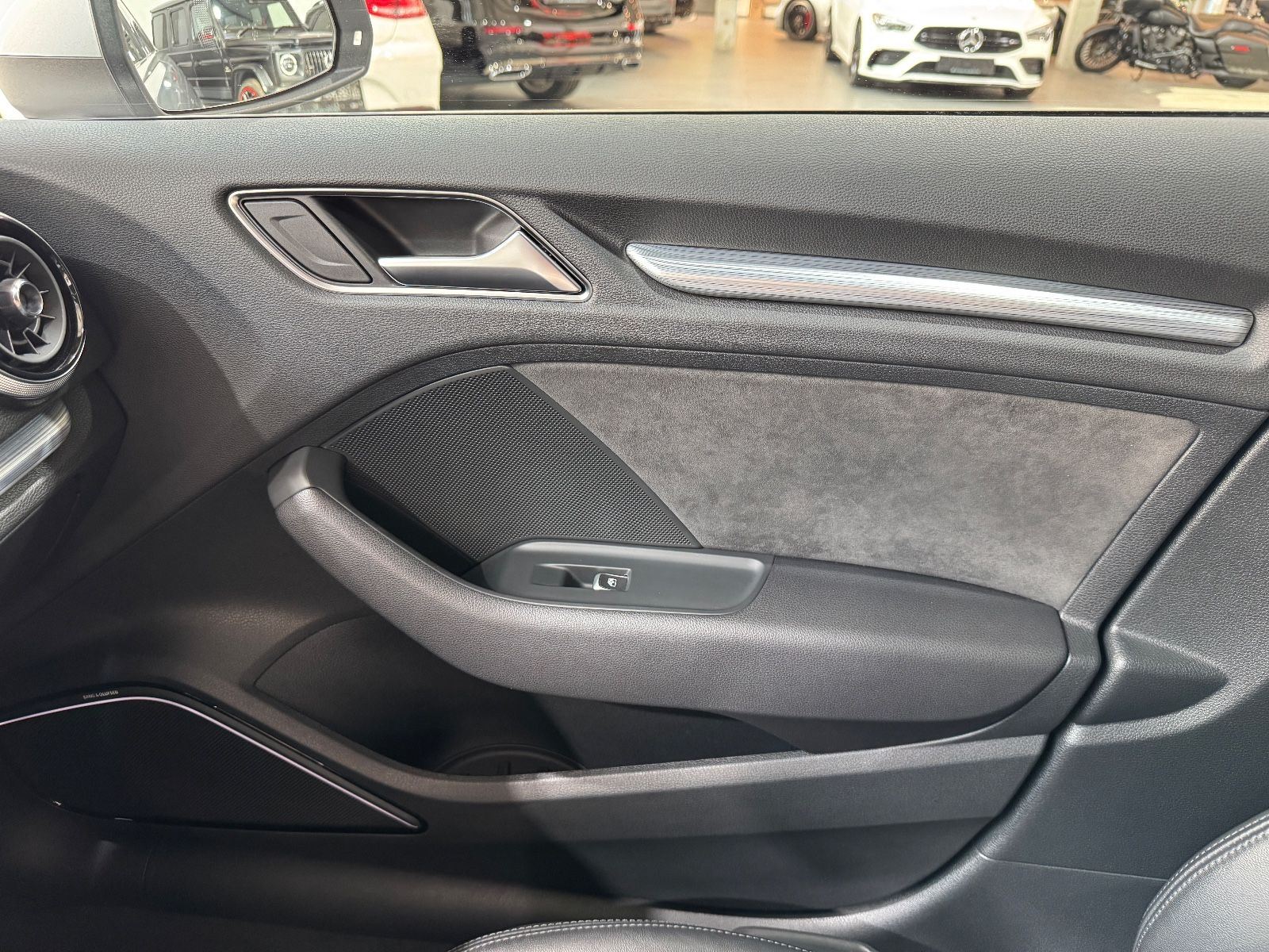 Audi A3 Sportback 40 e-tron sport - Samsaru's Car Outlet