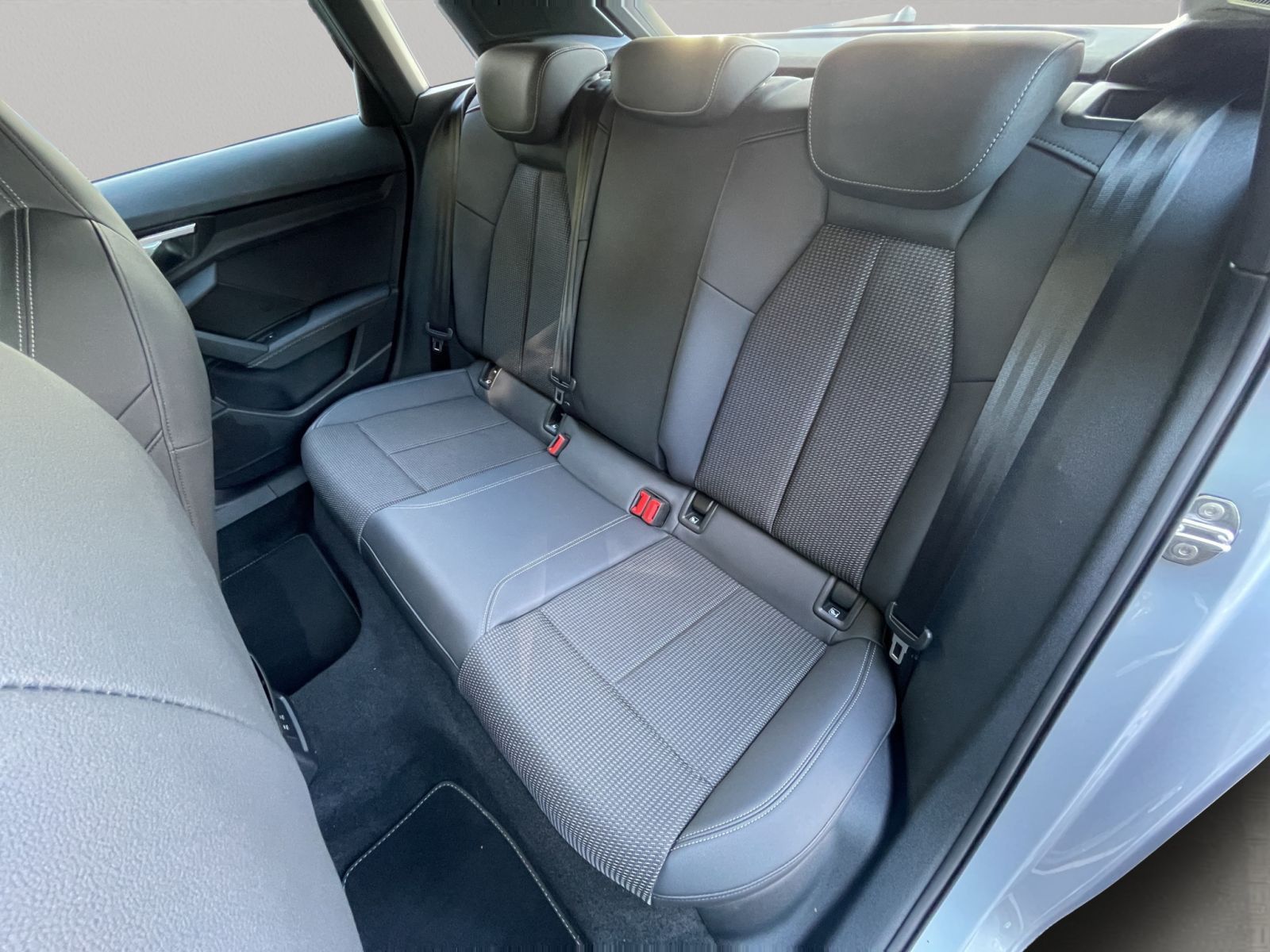 Audi A3 Sportback 30 TFSI LED Navi PDC+ Teilleder