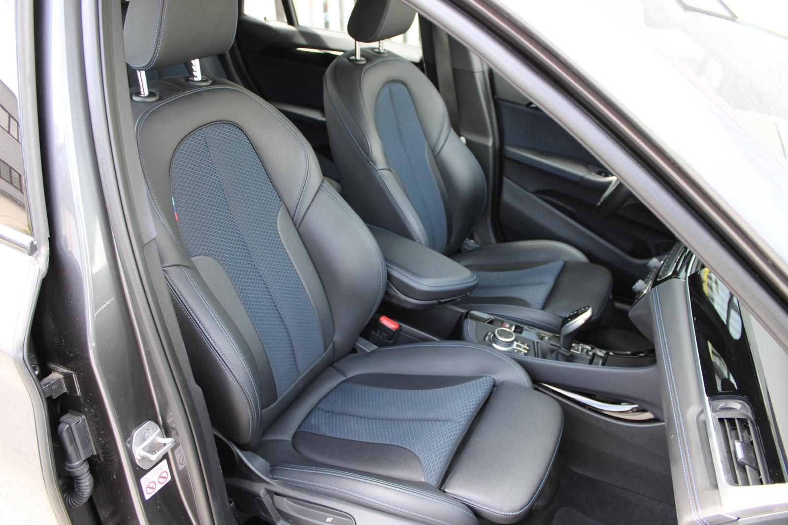 BMW X1 xDrive 20 i M Sportpaket - Samsaru's Car Outlet
