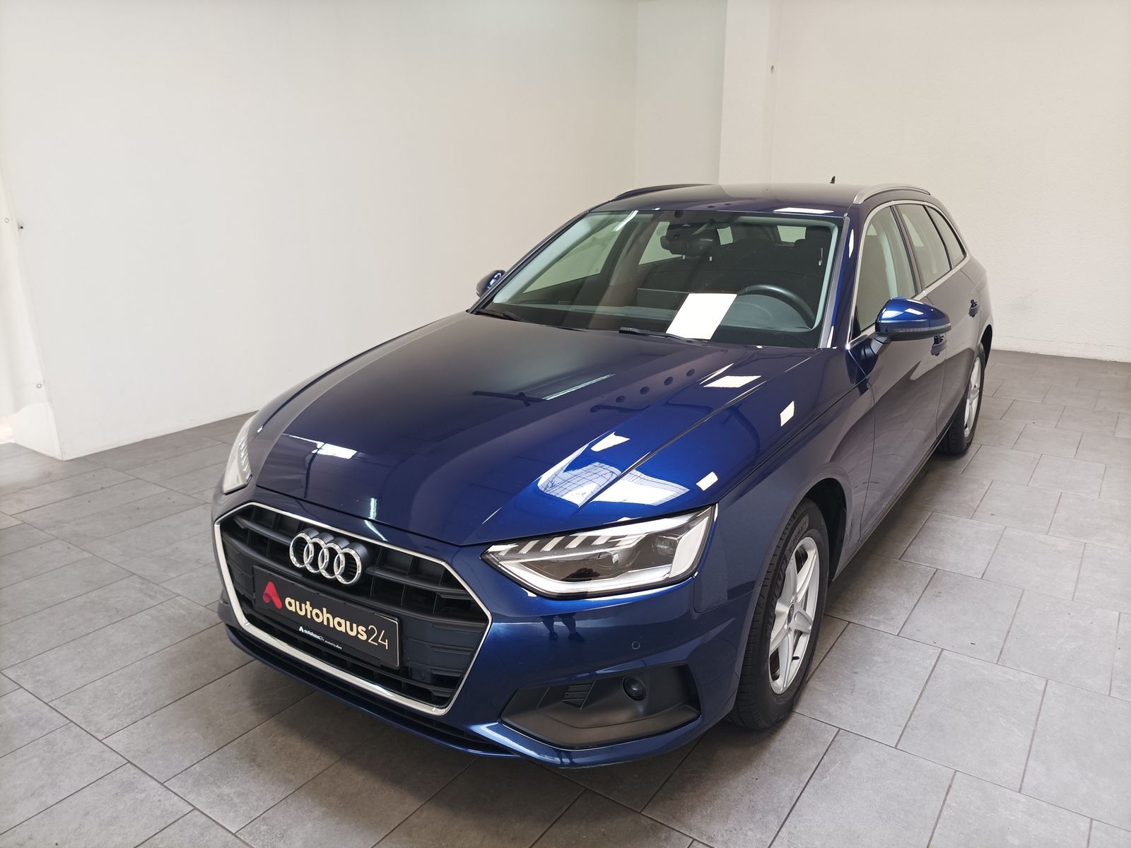 Audi A4 35 2.0 TDI Avant - Samsaru's Car Outlet