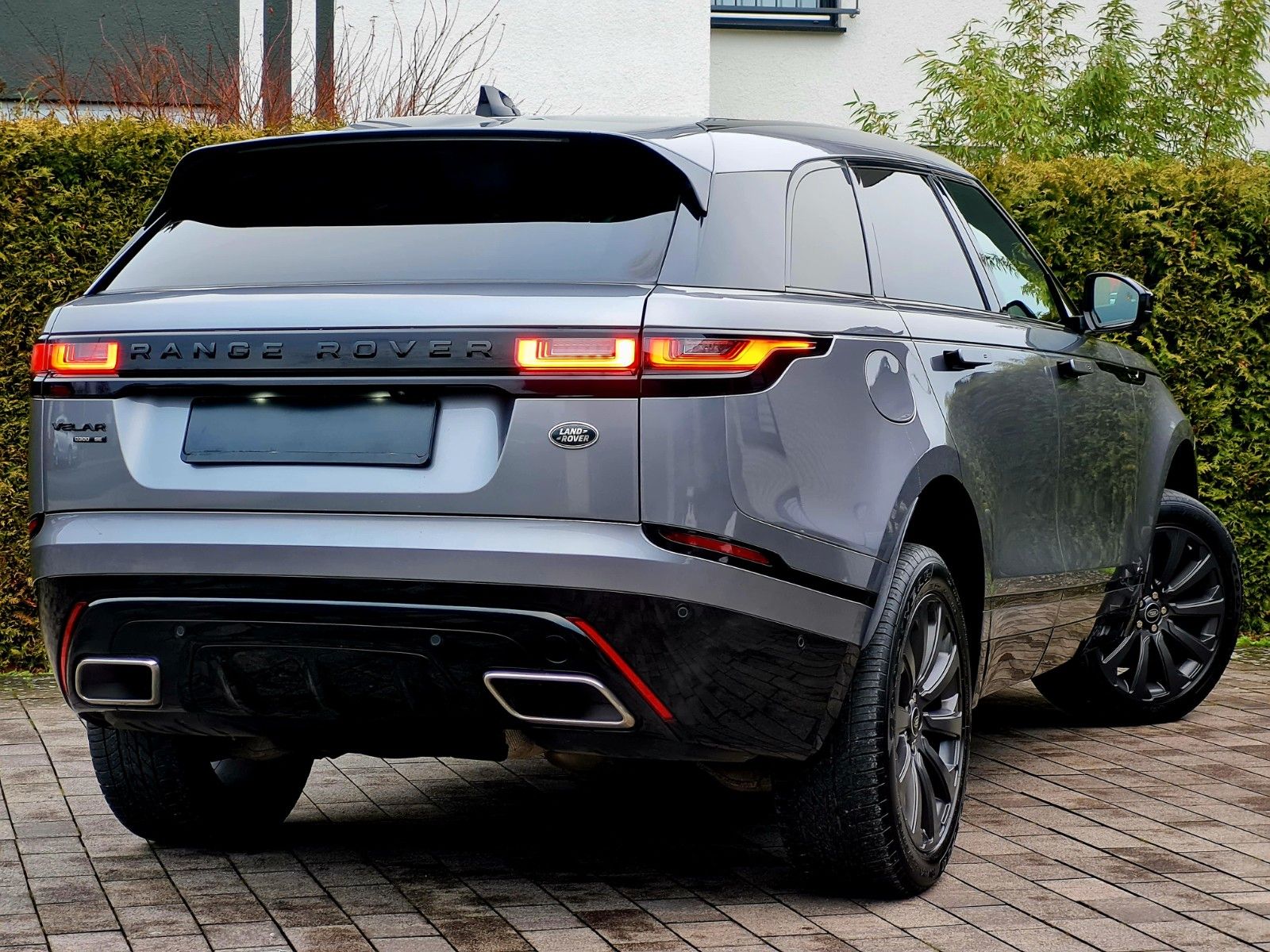 Range Rover Velar D300 R-Dynamic SE - Samsaru's Car Outlet