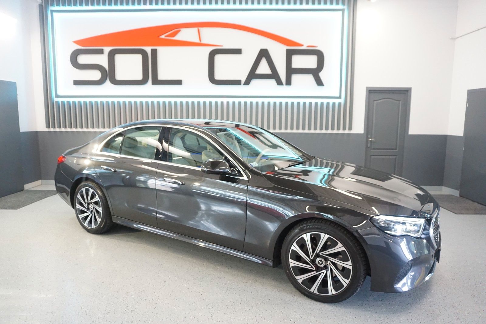 Mercedes-Benz E 220 d Avantgarde Advanced Plus - Samsaru's Car Outlet