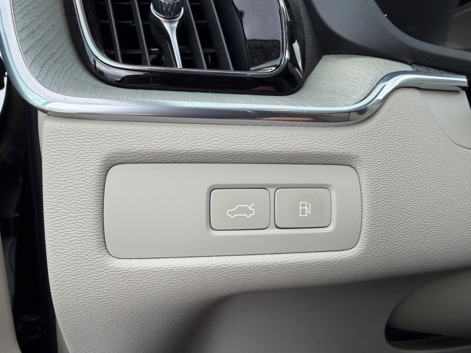 Volvo XC60 T6 253 +145 R-Design AWD Ultimate Dark*Pano