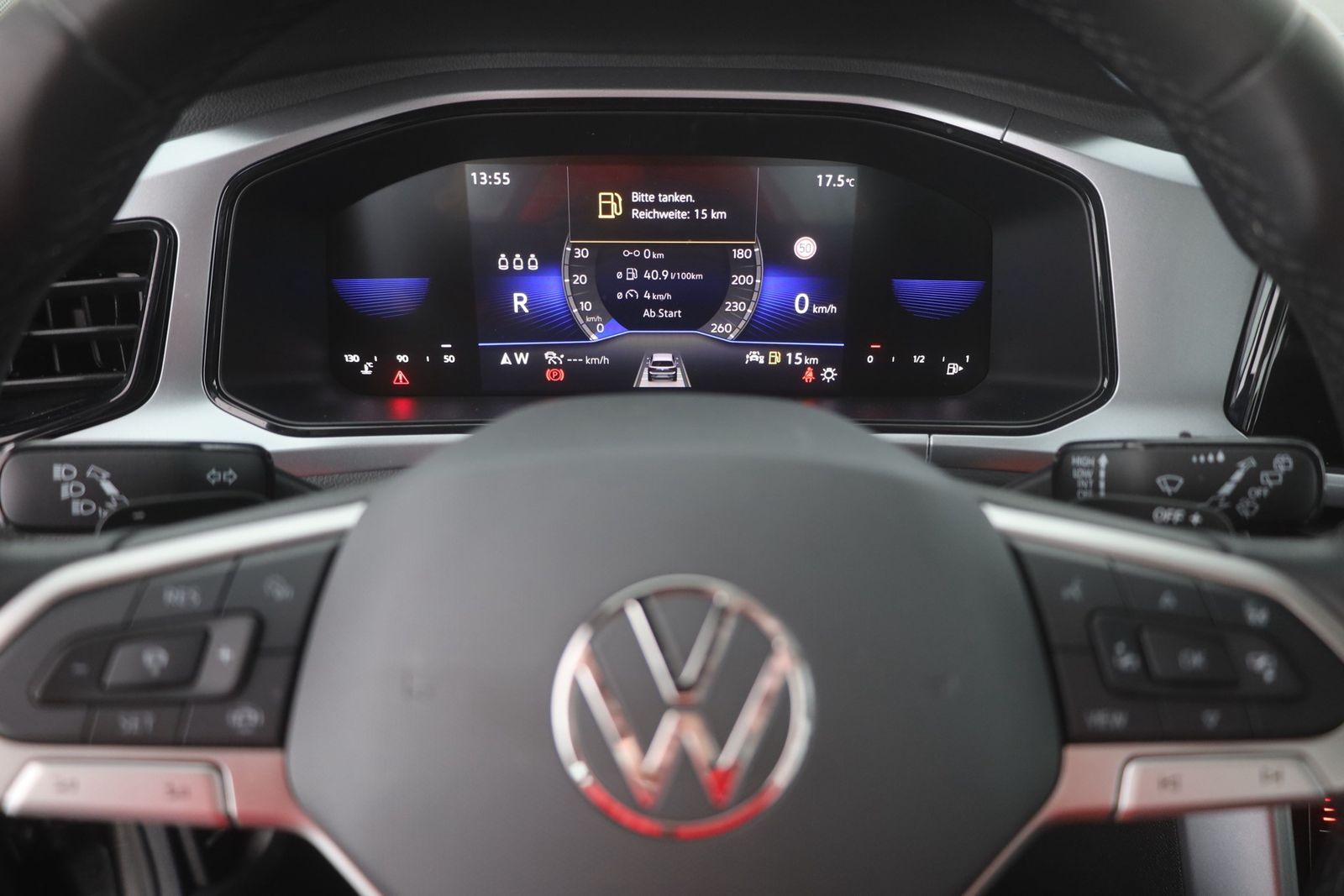 Volkswagen T-Roc 1.5 TSI DSG - Samsaru's Car Outlet