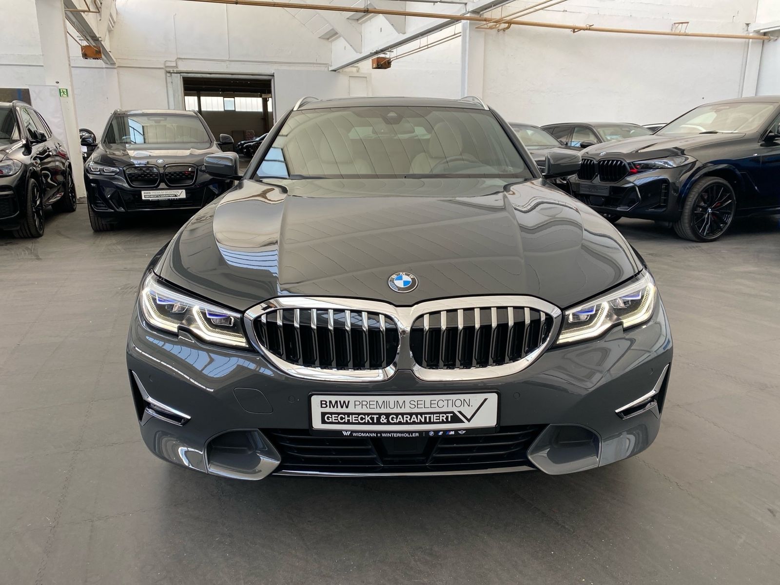 BMW 330d xDrive Touring Luxury - Samsaru's Car Outlet