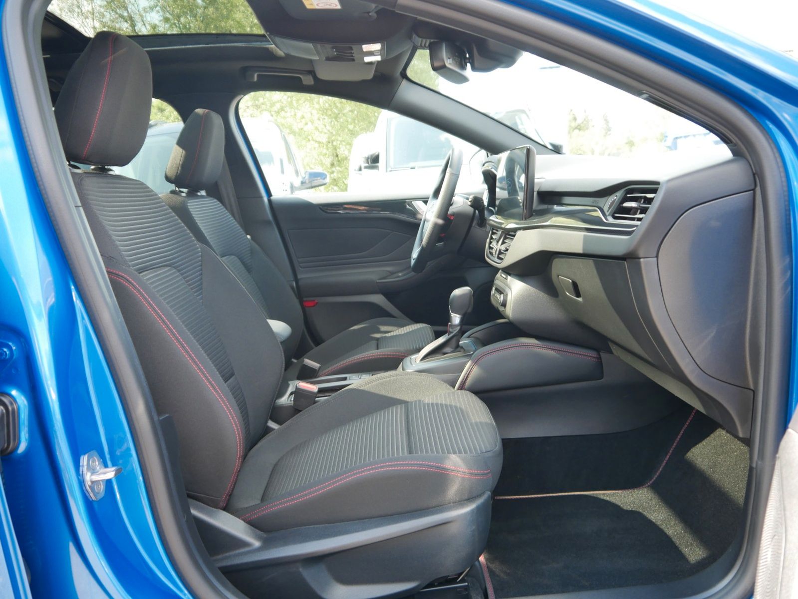 Ford Focus Turnier ST-Line X Autom Matrix Panorama