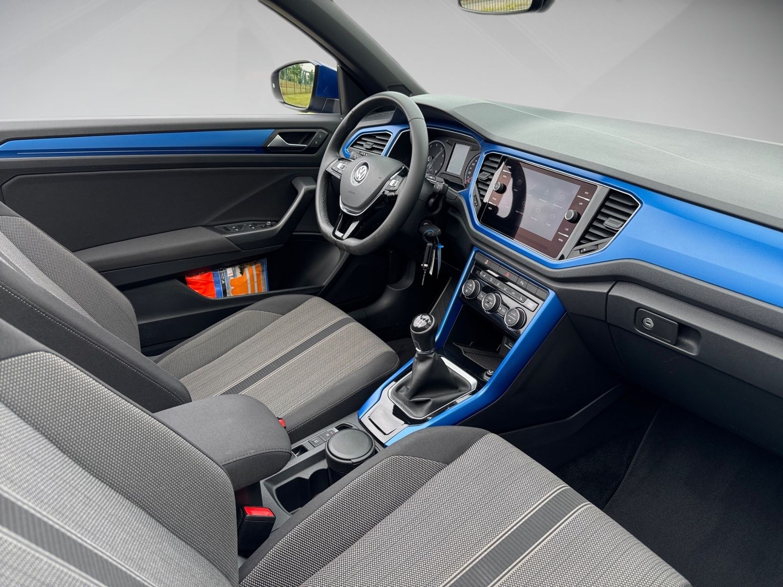 Volkswagen T-Roc 1.5 TSI Style - Samsaru's Car Outlet