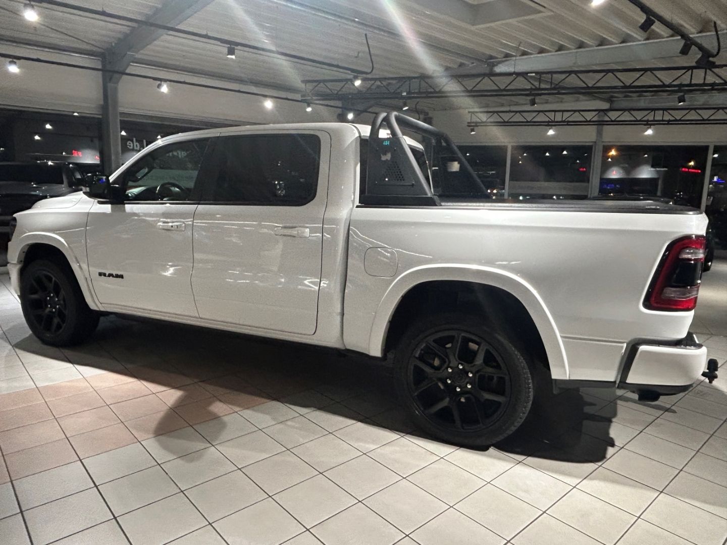 Dodge RAM Laramie Night, Luftfahrwerk, Pano, LED, V8