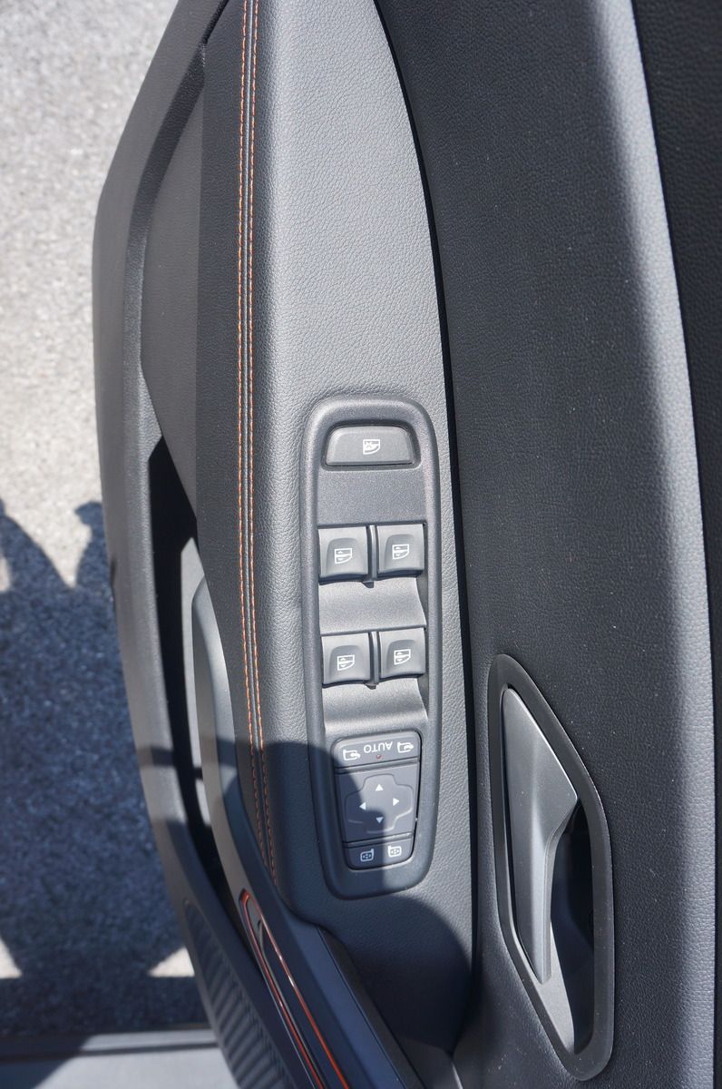 Dacia Duster TCe150AUTOM - Samsaru's Car Outlet
