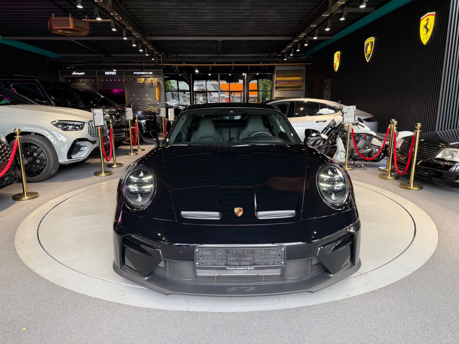 Porsche 992 911 GT3 Touring - Samsaru's Car Outlet