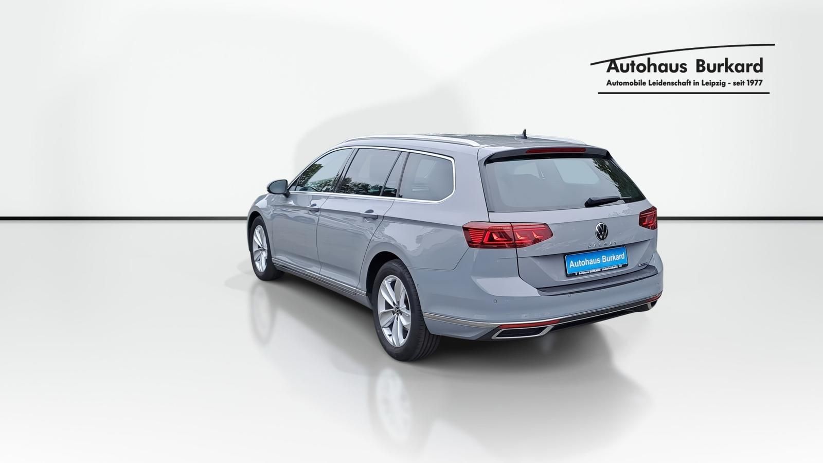 Volkswagen Passat Elegance 2.0 TDI+200PS+4M+Navi+RFK+Standh