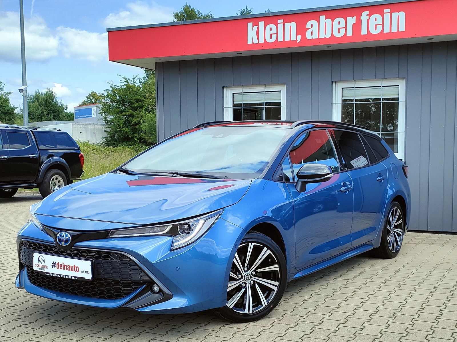 Toyota Corolla Touring Sports 2.0 Team - Samsaru's Car Outlet