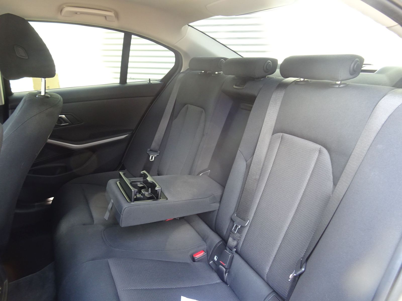 BMW 320e Lim. Advantage - Samsaru's Car Outlet