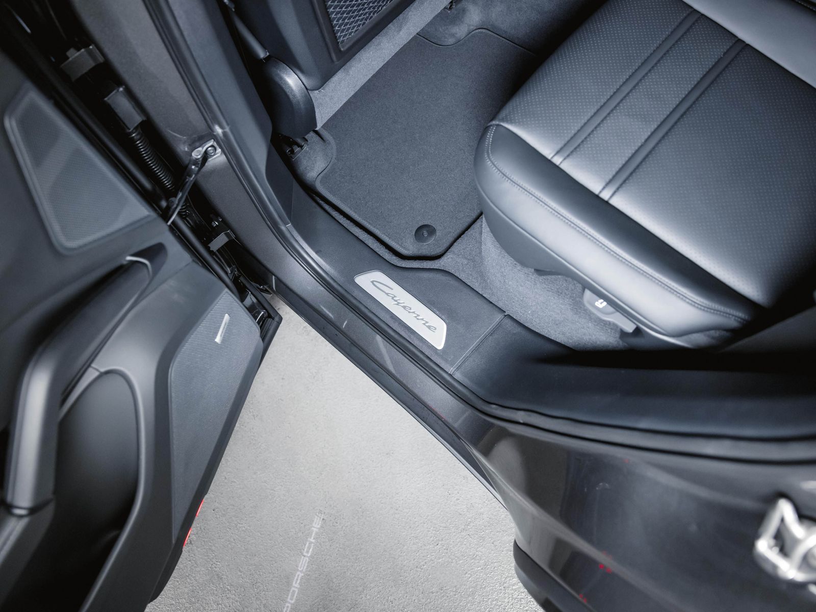 Porsche Cayenne E-Hybrid Sportabgasanlage Sportlenkrad